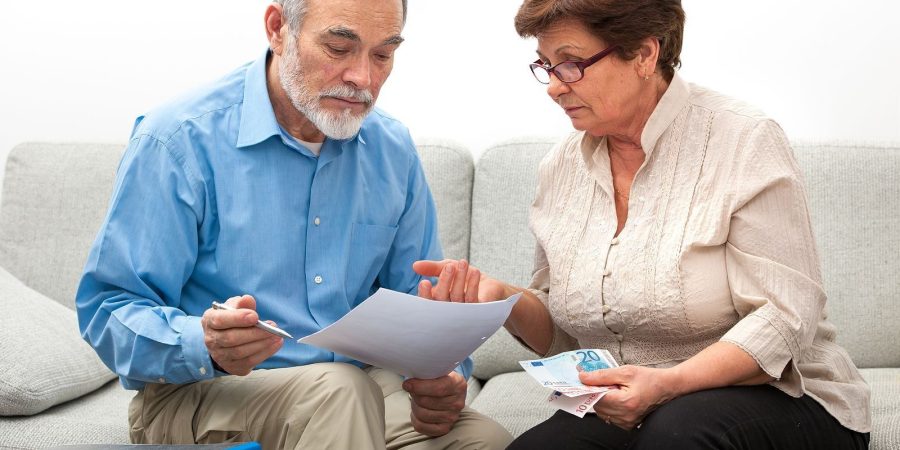 La ley en El Salvador establece que la afiliación al Sistema de Ahorro para Pensiones es obligatoria e irrevocable para los trabajadores del sector privado, público y municipal.